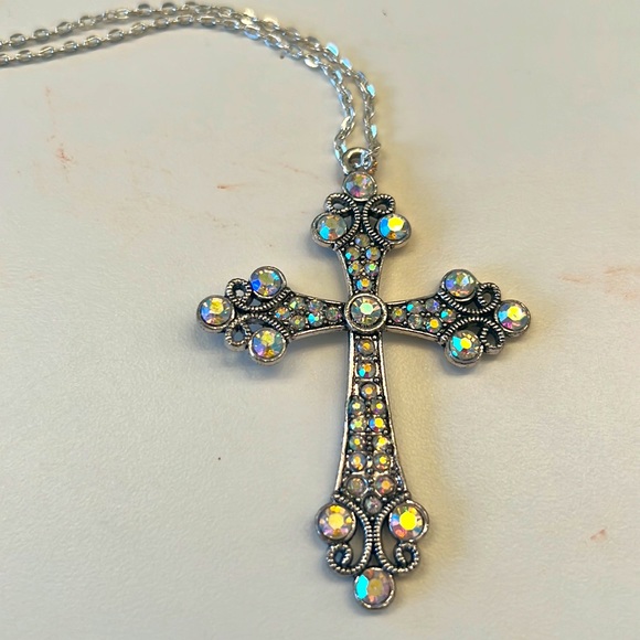 New Silver and Crystal s Cross Pendant, 18” Sterling silver chain Necklace, - Picture 2 of 9